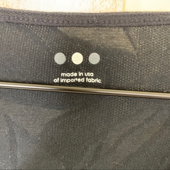 Three Dots Black Embossed V-Neck Long Sleeve shirt Womens M - Picture 2 of 8